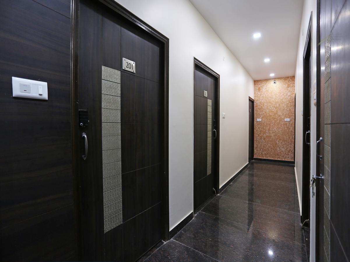 Oyo 10360 Hotel Grand Manoranjan โคราฆปุระ ภายนอก รูปภาพ