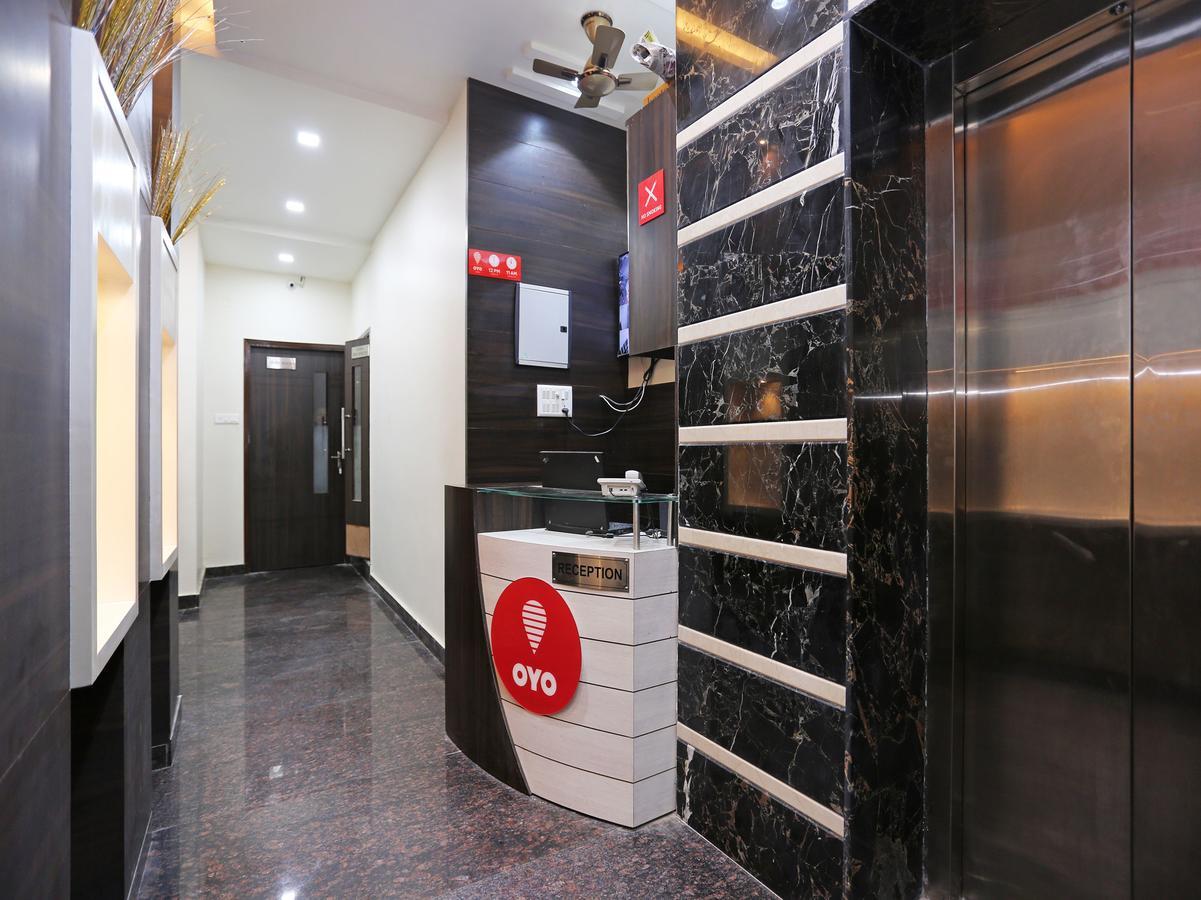 Oyo 10360 Hotel Grand Manoranjan โคราฆปุระ ภายนอก รูปภาพ