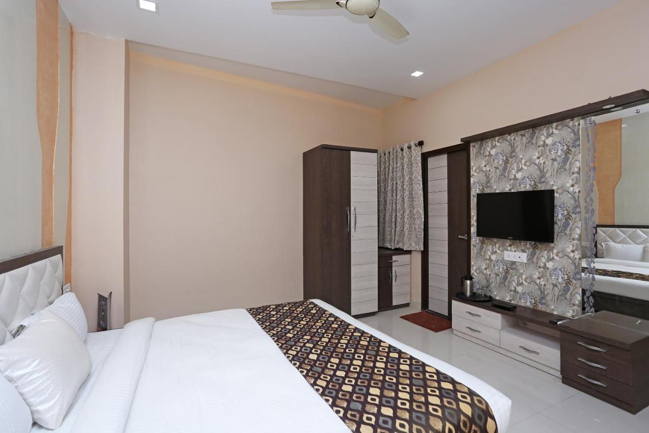 Oyo 10360 Hotel Grand Manoranjan โคราฆปุระ ภายนอก รูปภาพ